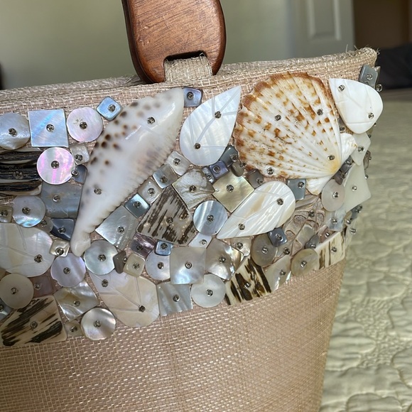 Beach Seashell Sachet Handbag Wooden Handles - Picture 2 of 14